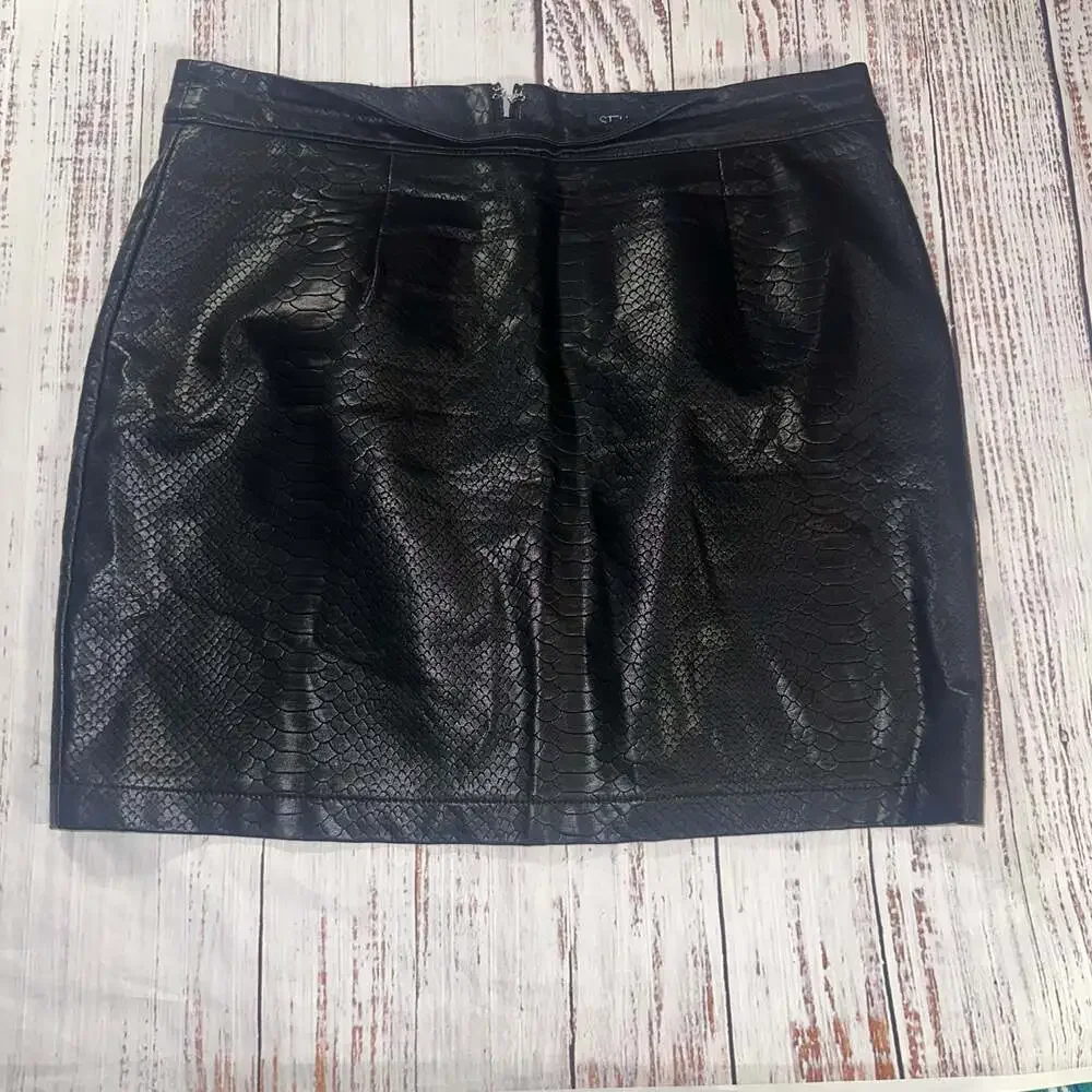 Stella Luce Black Snake Skin Faux Leather Mini Skirt-Y2K Edgy Clubwear-M